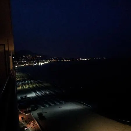 Seafront With Pool فوينخيرولا