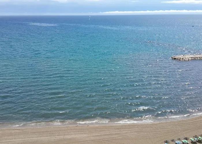 Seafront With Pool פואנגירולה