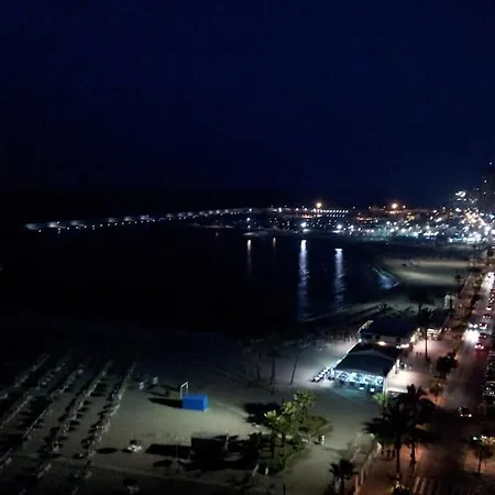 아파트 Seafront With Pool *