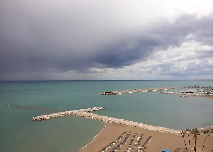 Seafront With Pool Apartment *