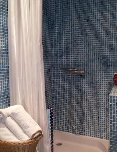 Seafront With Pool Apartment *