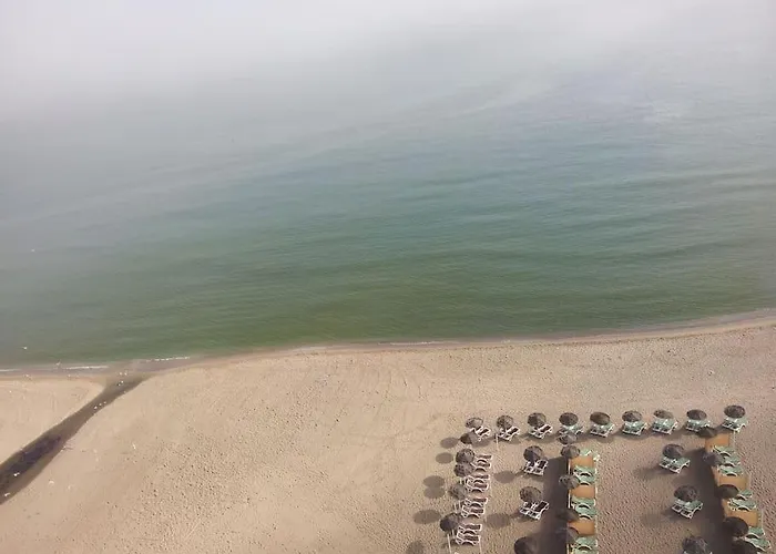 Seafront With Pool Апартаменты Фуэнхирола